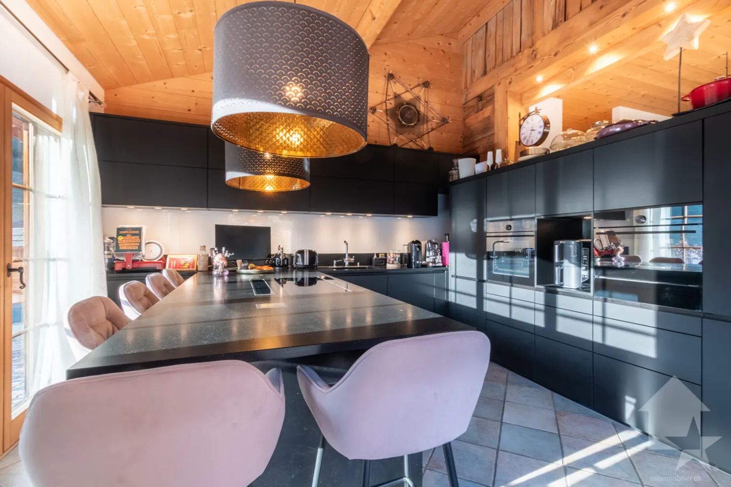 Val-d'Illiez, wunderschönes Chalet mit 3 Wohnungen - Foto 2 von 13