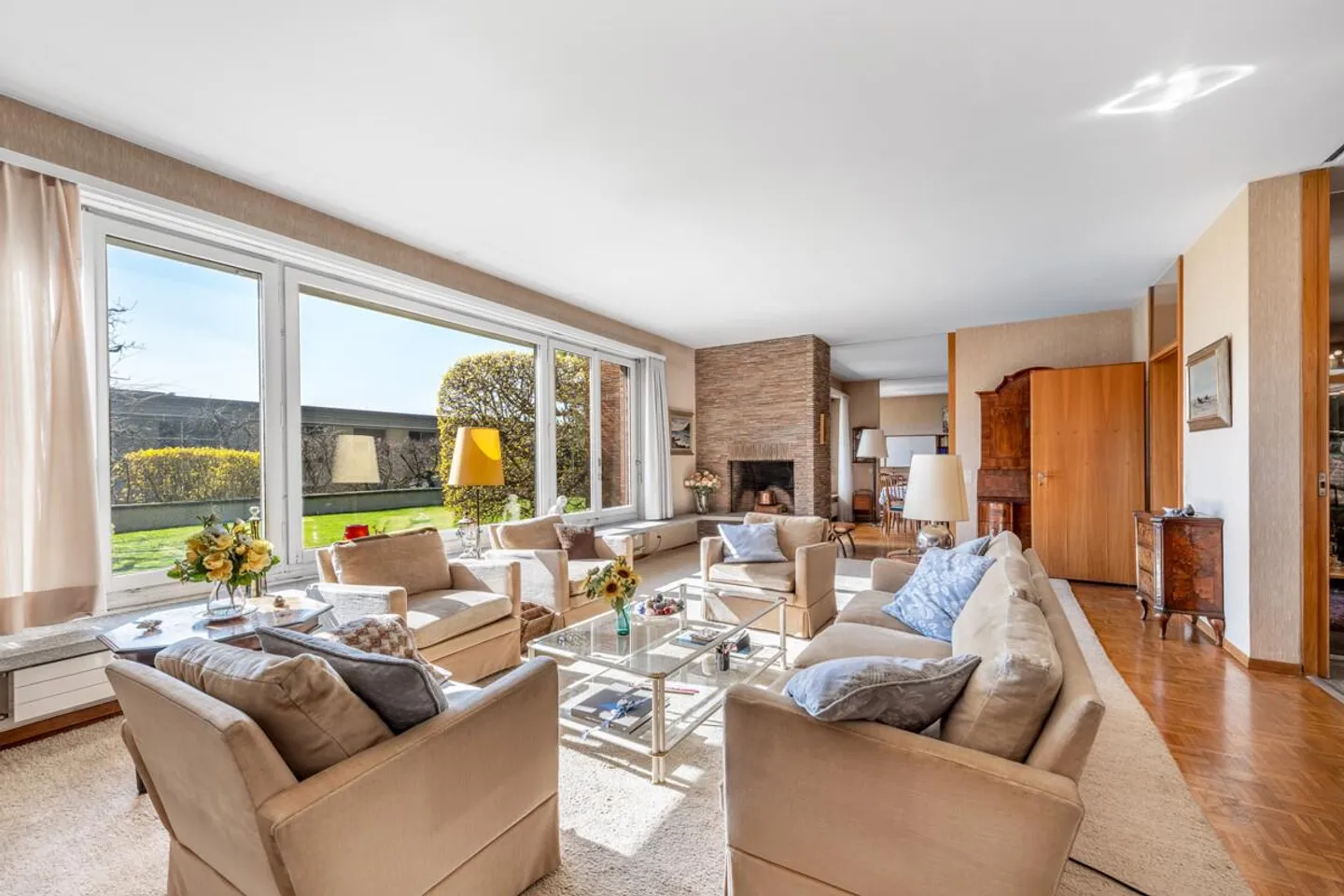 Prägnante 60er Jahre Architektur für Familien in Zürich Hottingen - Foto 2 von 5