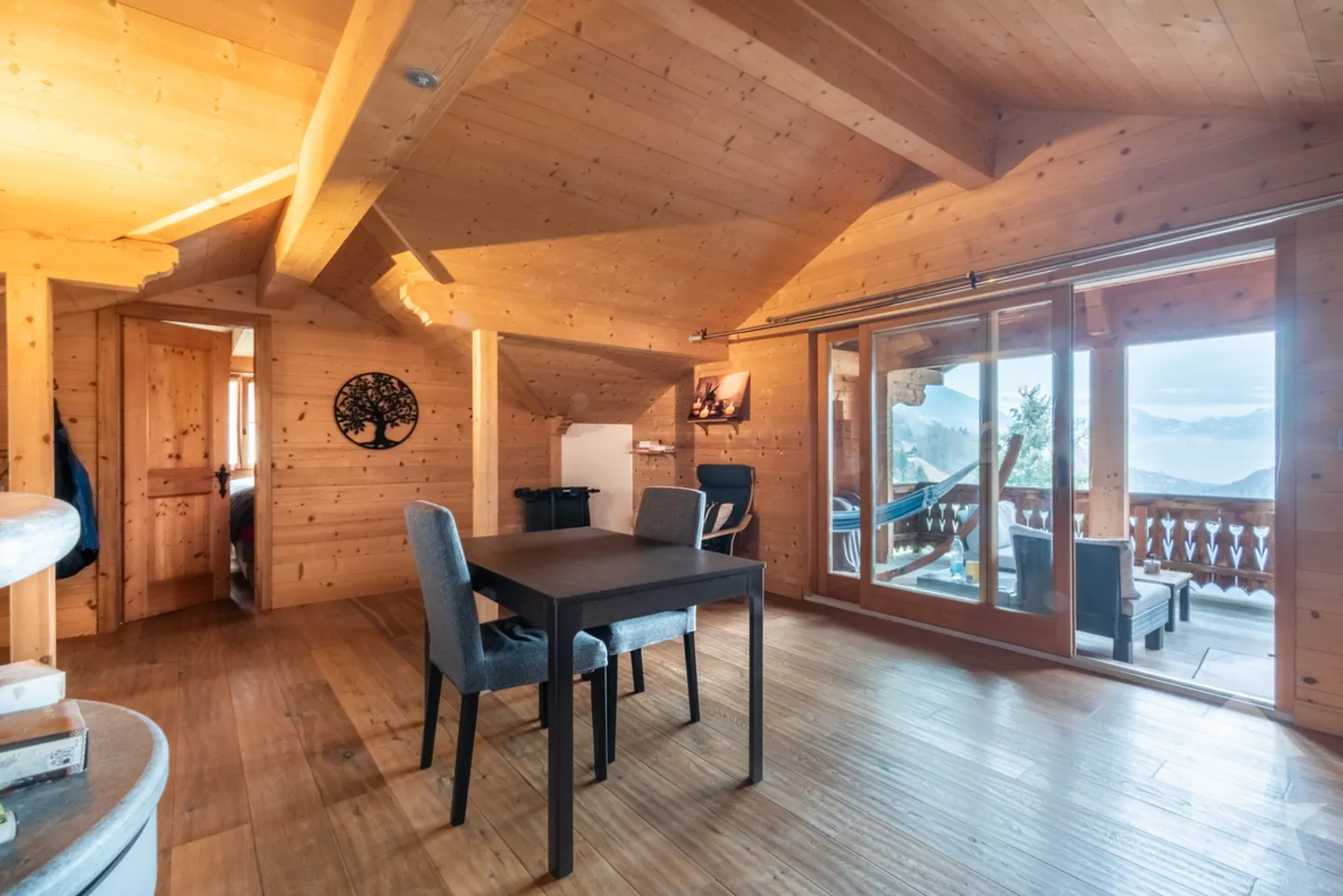 Val-d'Illiez, wunderschönes Chalet mit 3 Wohnungen - Foto 9 von 13