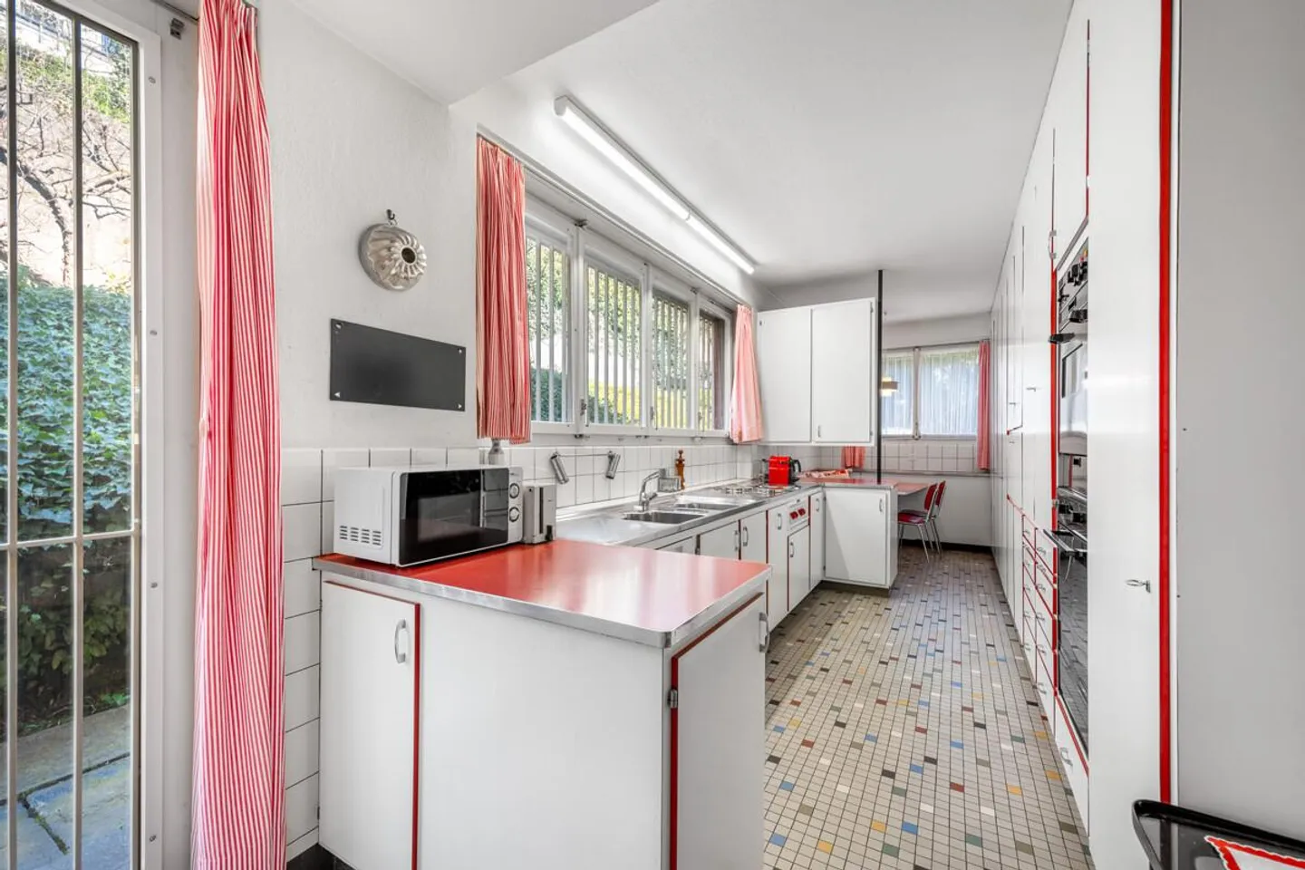 Prägnante 60er Jahre Architektur für Familien in Zürich Hottingen - Foto 3 von 5