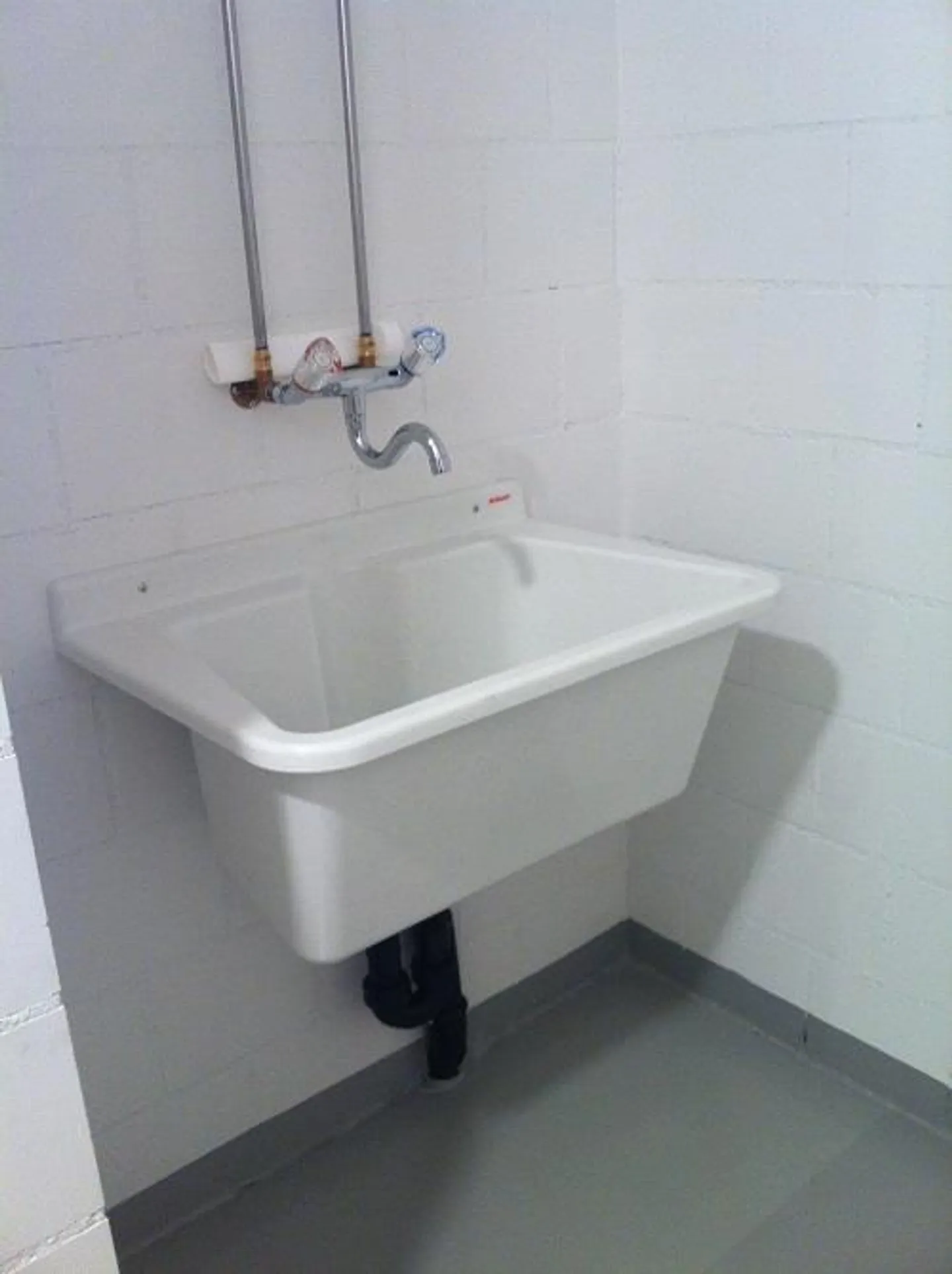 Magazzino - Accessibile senza gradini tramite il garage - Foto 2 di 4