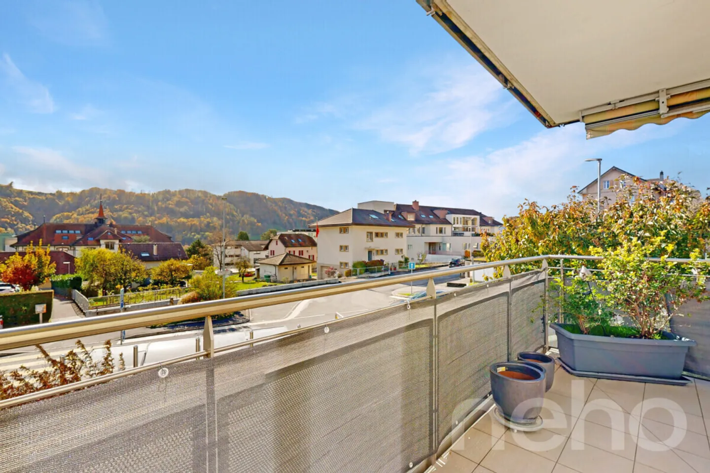 Very nice bright and crossing apartment with large balcony! - Photo 3 of 12