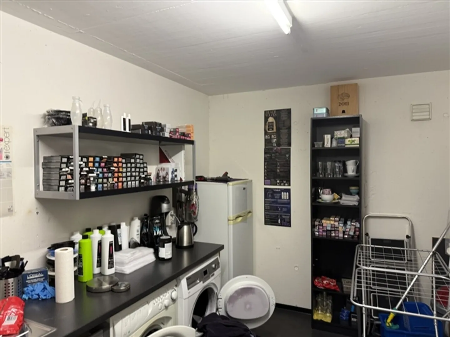 Spazio commerciale con grandi finestre di circa 90 m² - Foto 5 di 10