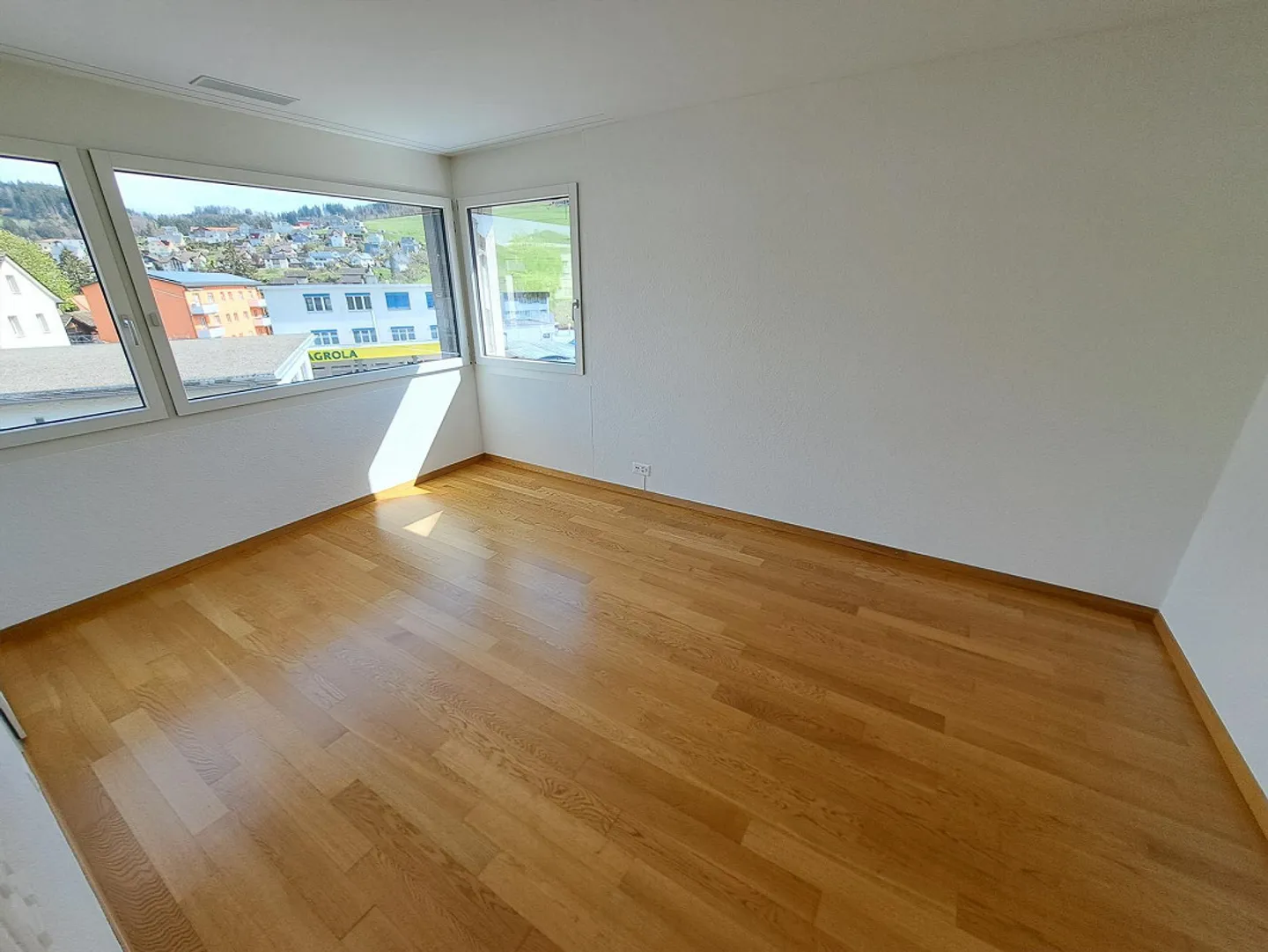 Appartement moderne de 4,5 pièces avec 2 salles de bain à Degersheim ! - Photo 5 sur 7
