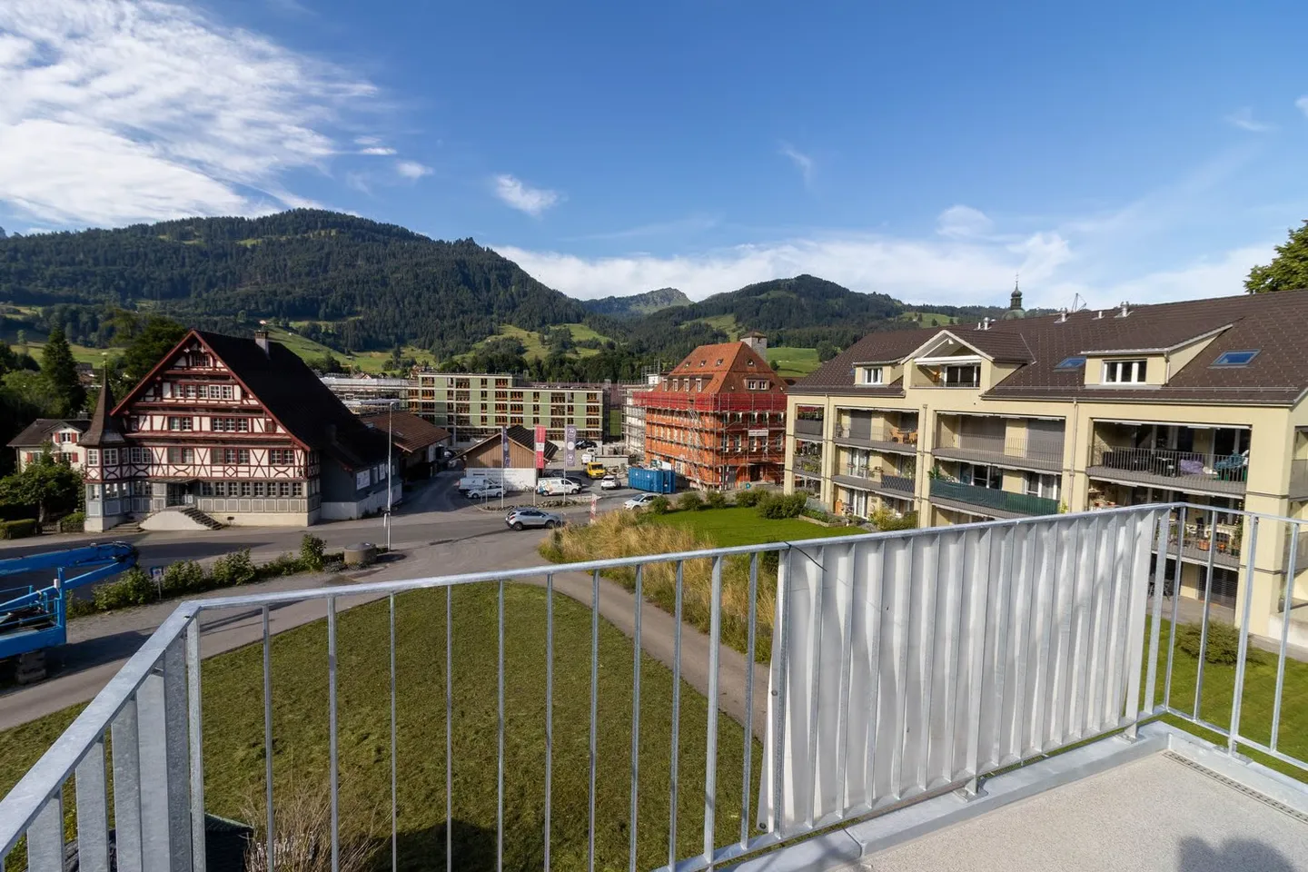 Appartement moderne de 3,5 pièces sous les combles dans un endroit calme à Nesslau - Photo 4 sur 12
