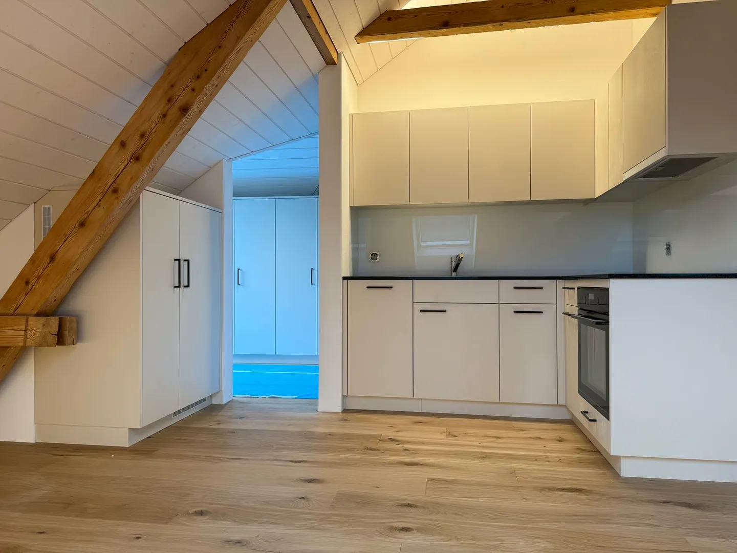 Appartement moderne de 3,5 pièces sous les combles dans un endroit calme à Nesslau - Photo 7 sur 12