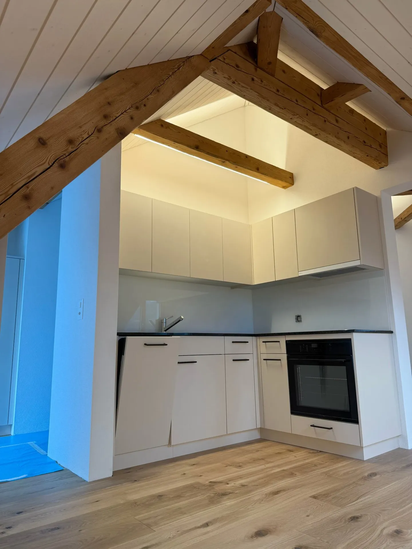 Appartement moderne de 3,5 pièces sous les combles dans un endroit calme à Nesslau - Photo 8 sur 12