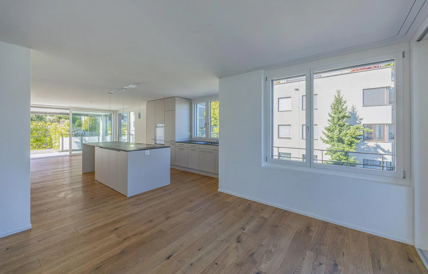 Neuwertige 5.5 Zi-Wohnung mit Seesicht mitten in Beckenried - Foto 2 von 14