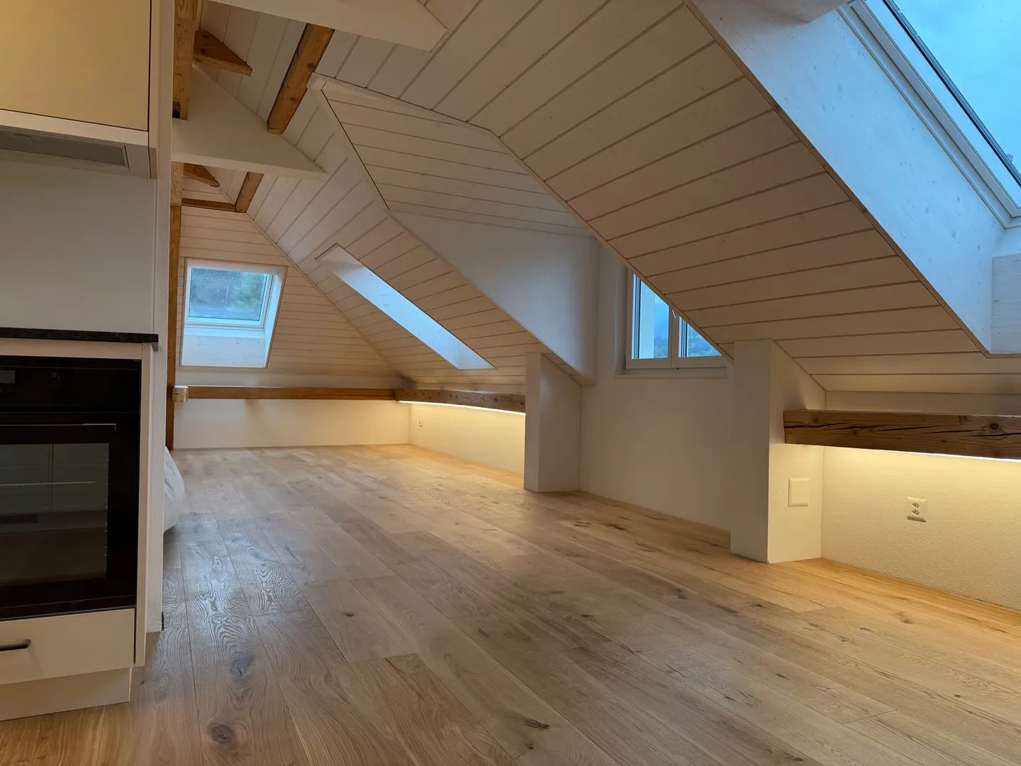 Appartement moderne de 3,5 pièces sous les combles dans un endroit calme à Nesslau - Photo 6 sur 12