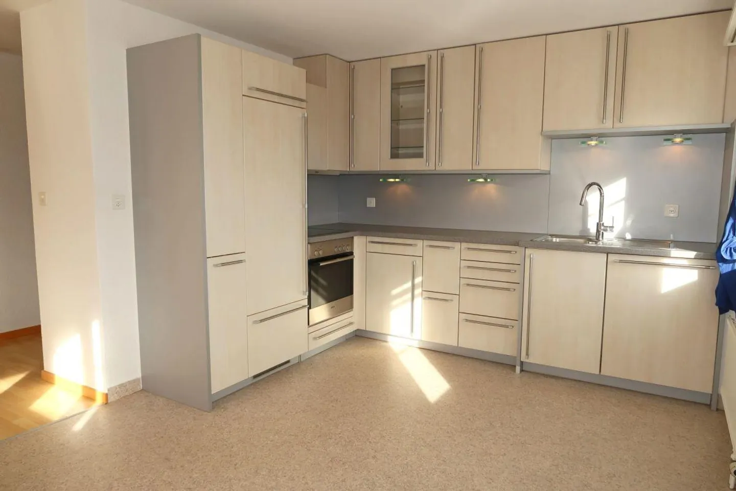 Pleasant & affordable - with balcony and view! - Photo 3 of 13