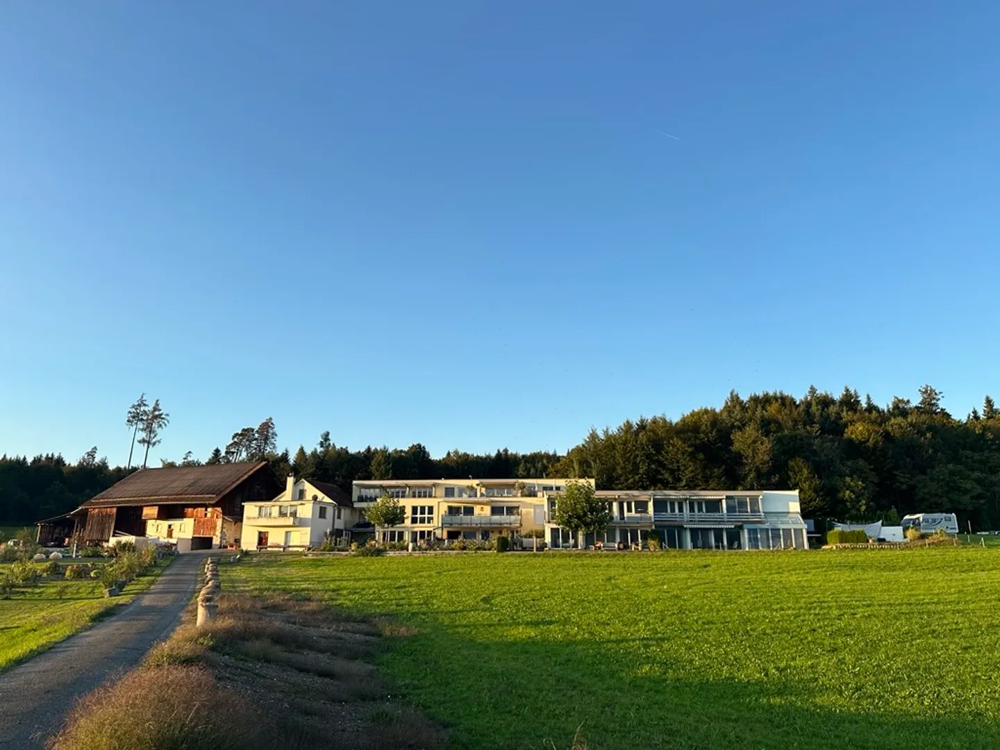 Building for rent, Staffeln 12a (Rapperswil-Jona, Switzerland) - Foto 1 von 2