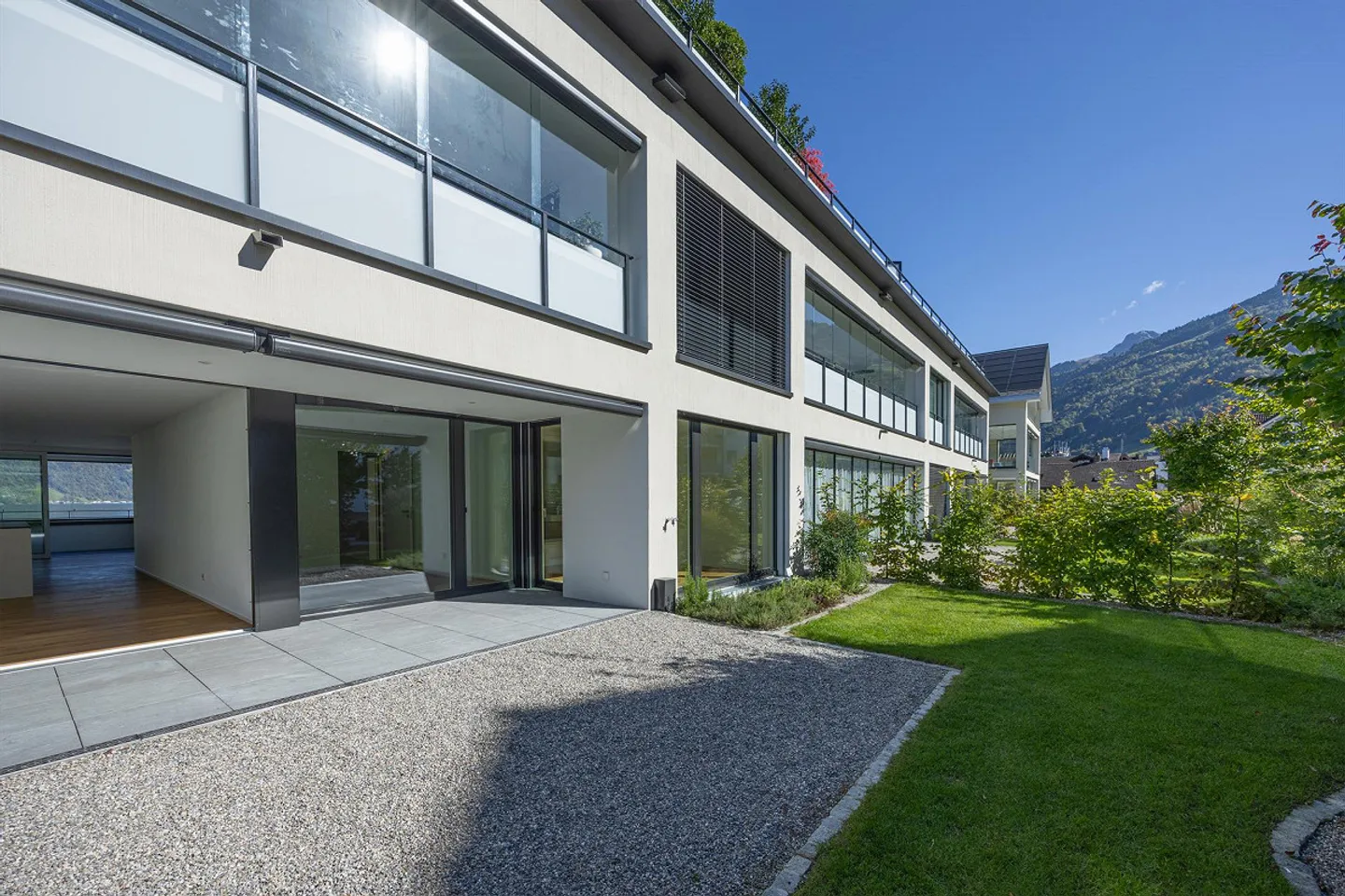 Neuwertige 5.5 Zi-Wohnung mit Seesicht mitten in Beckenried - Foto 5 von 14