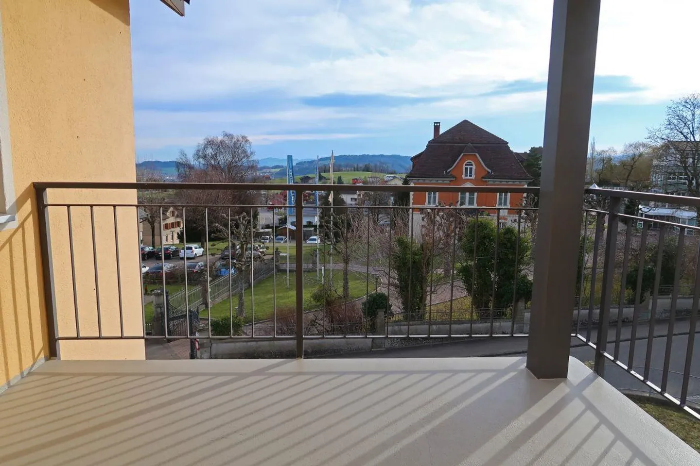 Pleasant & affordable - with balcony and view! - Photo 5 of 13
