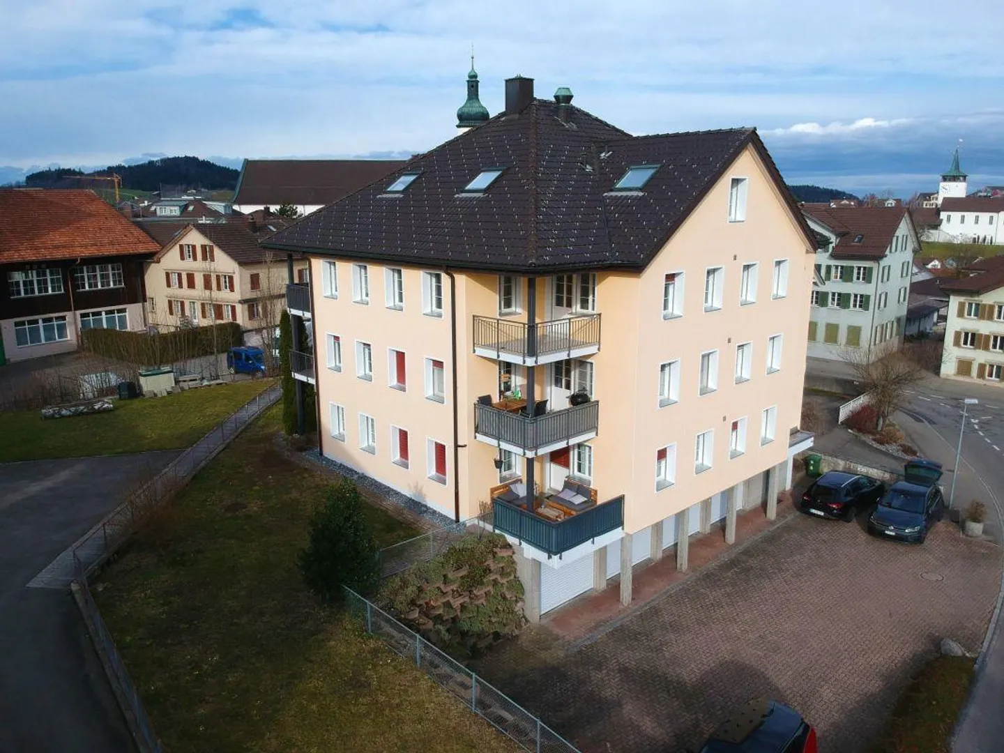 Pleasant & affordable - with balcony and view! - Photo 13 of 13