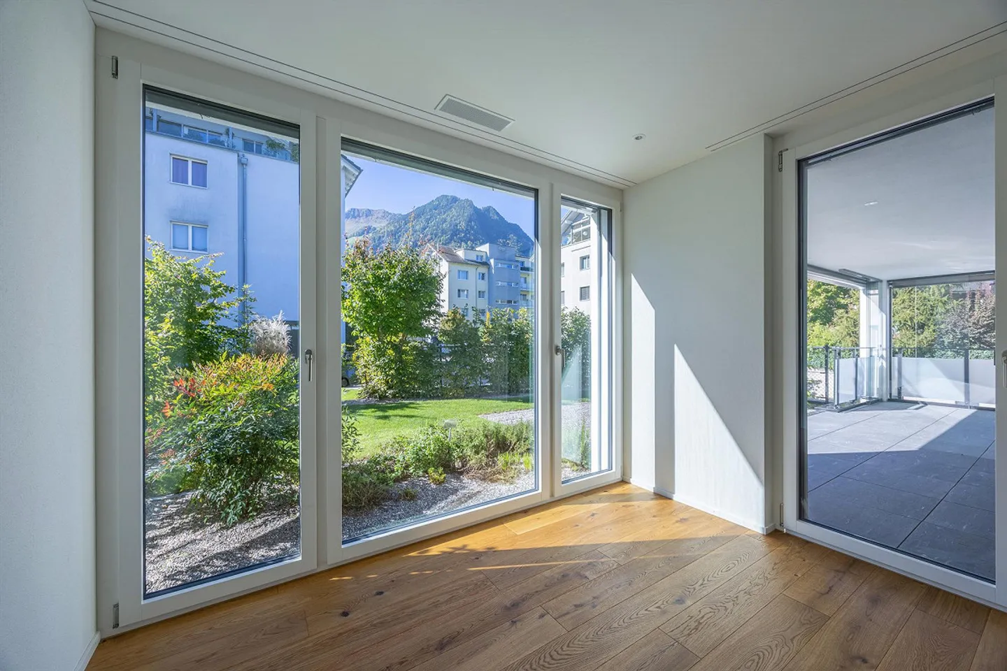 Neuwertige 5.5 Zi-Wohnung mit Seesicht mitten in Beckenried - Foto 6 von 14