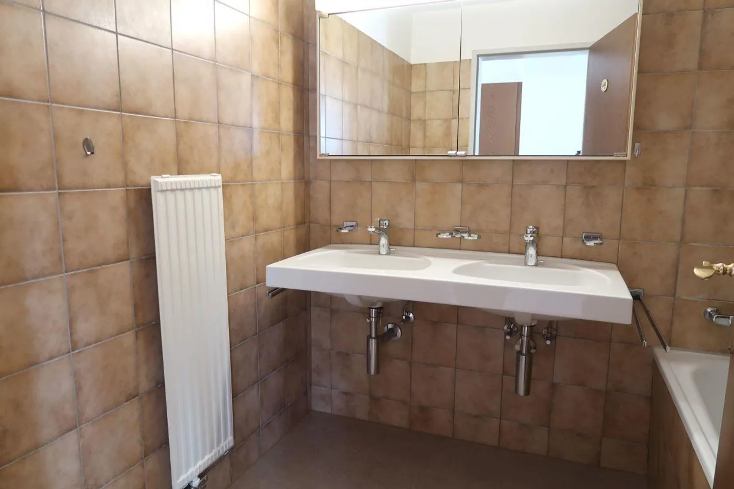 Pleasant & affordable - with balcony and view! - Photo 8 of 13