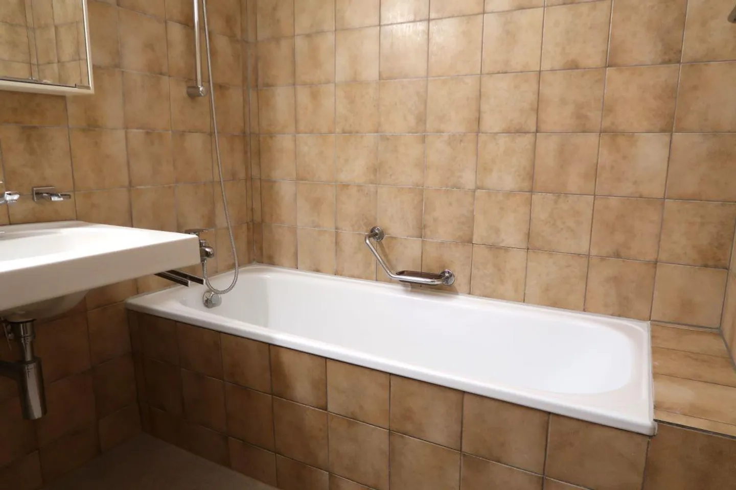 Pleasant & affordable - with balcony and view! - Photo 9 of 13