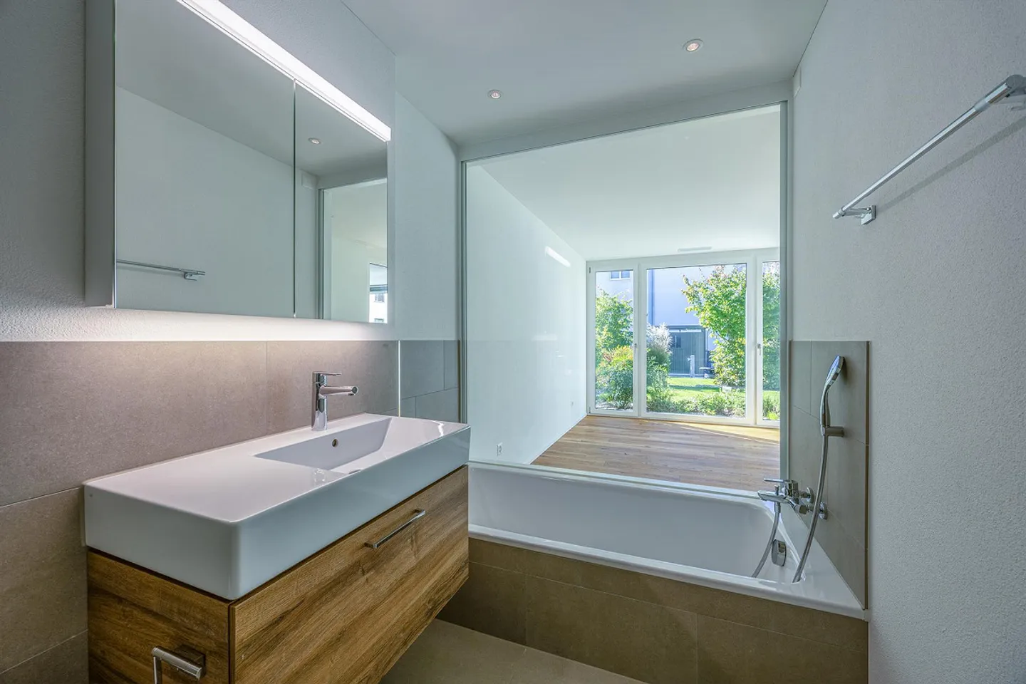 Neuwertige 5.5 Zi-Wohnung mit Seesicht mitten in Beckenried - Foto 7 von 14