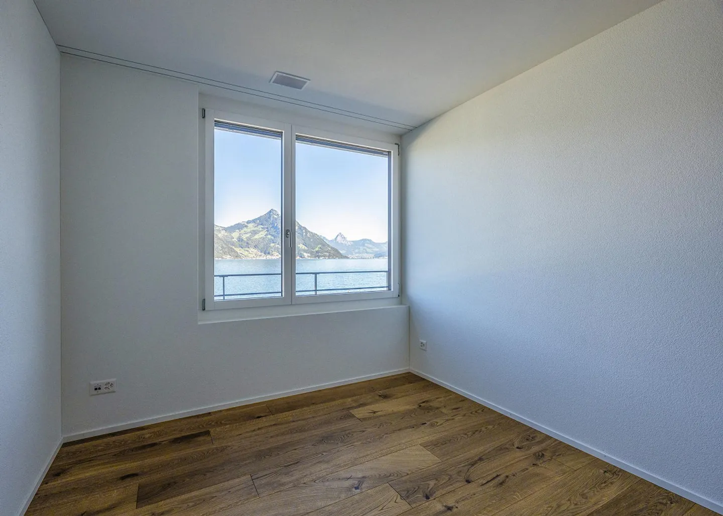 Neuwertige 5.5 Zi-Wohnung mit Seesicht mitten in Beckenried - Foto 9 von 14