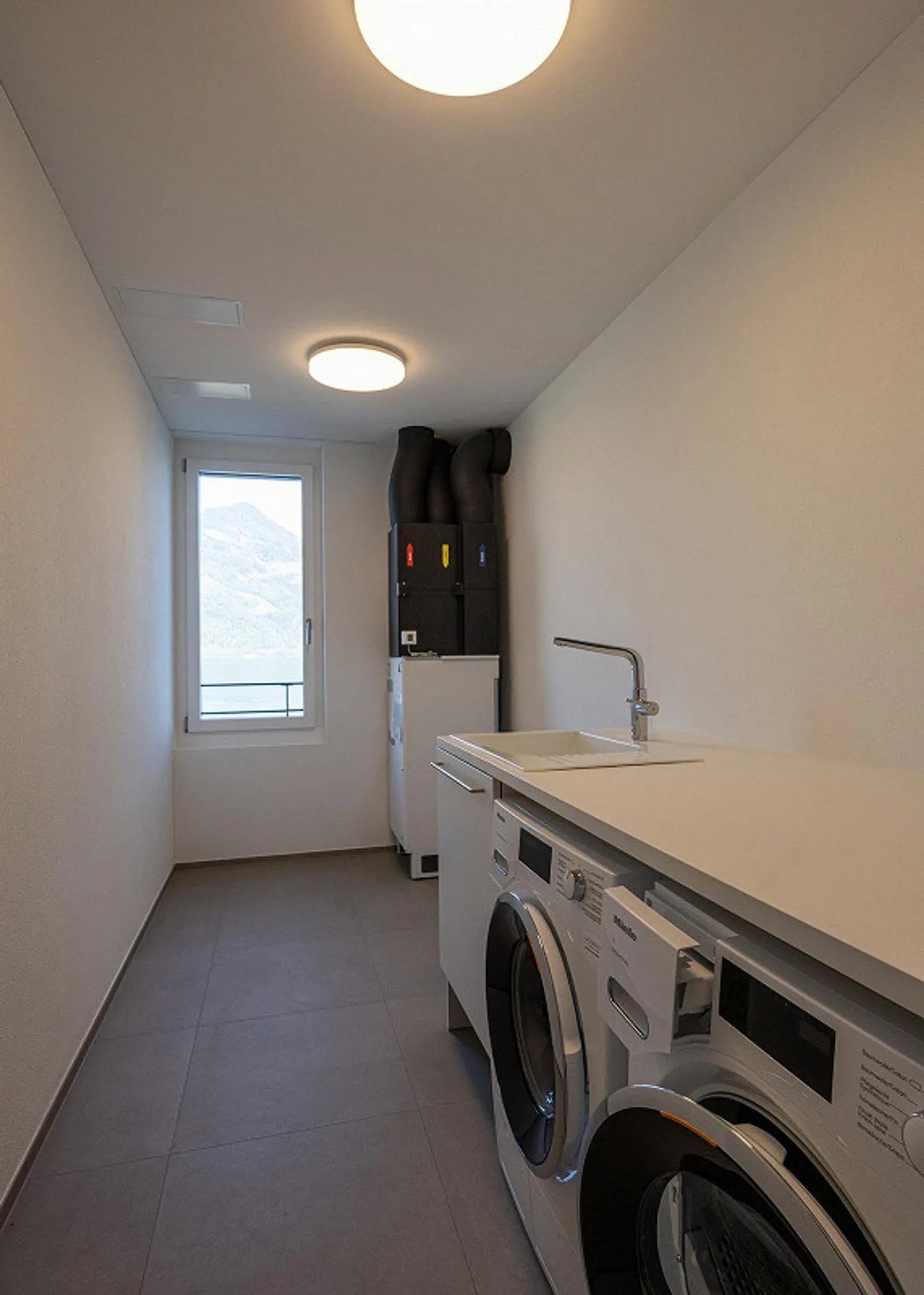 Neuwertige 5.5 Zi-Wohnung mit Seesicht mitten in Beckenried - Foto 10 von 14