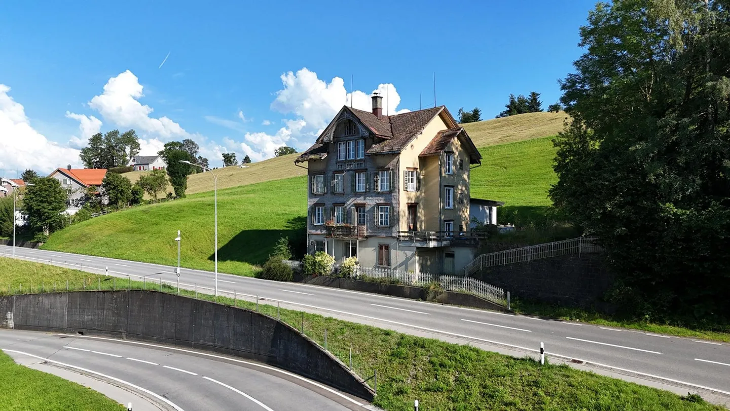 Single-family house with approved expansion project in Walzenhausen - Photo 1 of 11