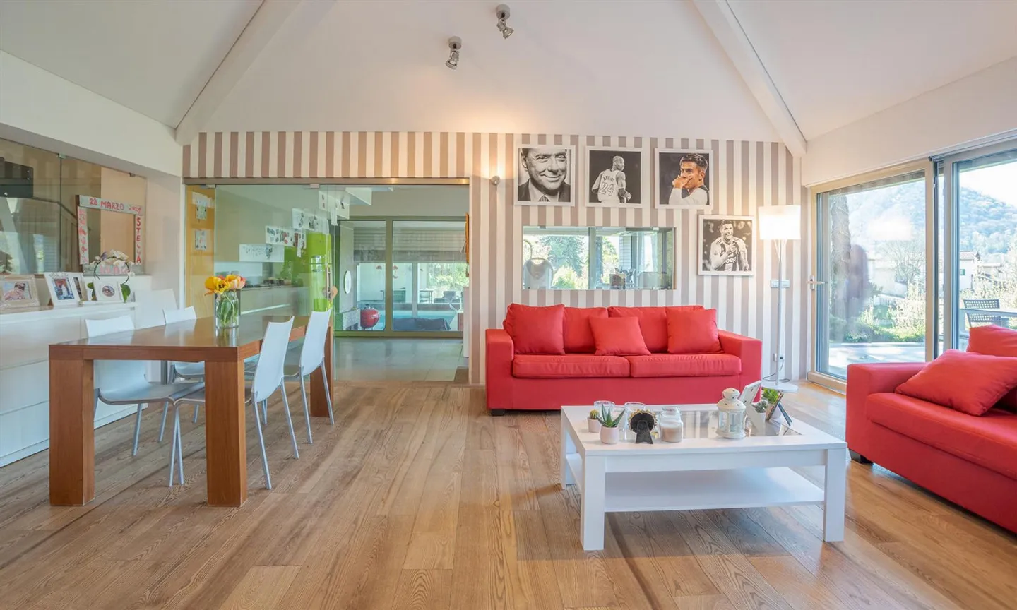 Villa mit 6,5 Zimmern und internem Pool in Novazzano - Foto 3 von 10