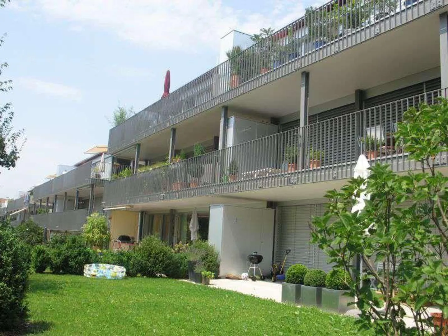 Appartement spacieux avec vue sur les Alpes suisses ! - Photo 1 sur 8