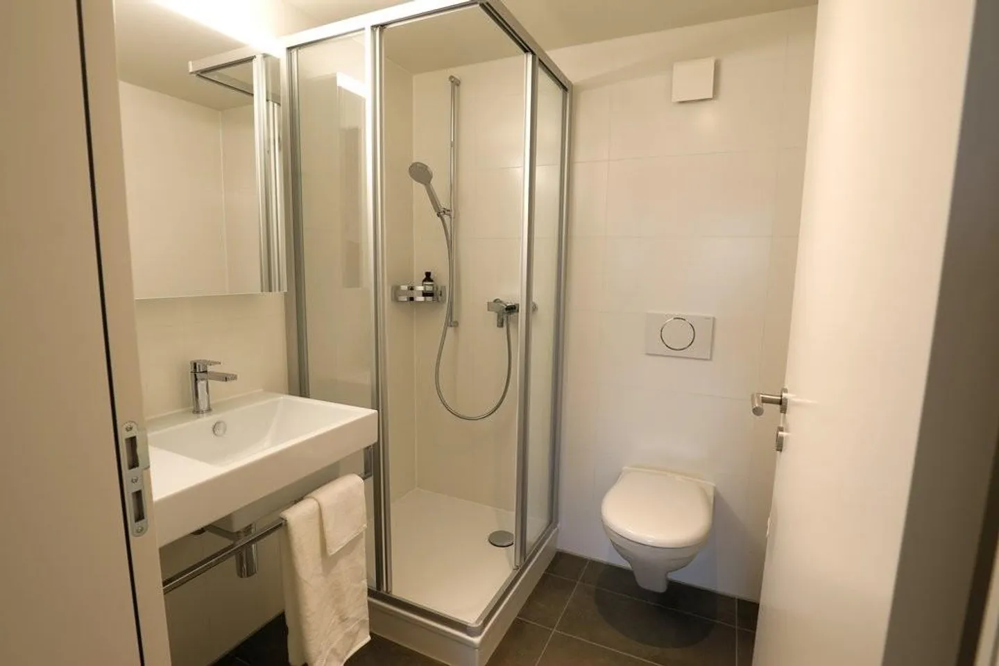 Modern Apartment in Wabern - Photo 4 of 11