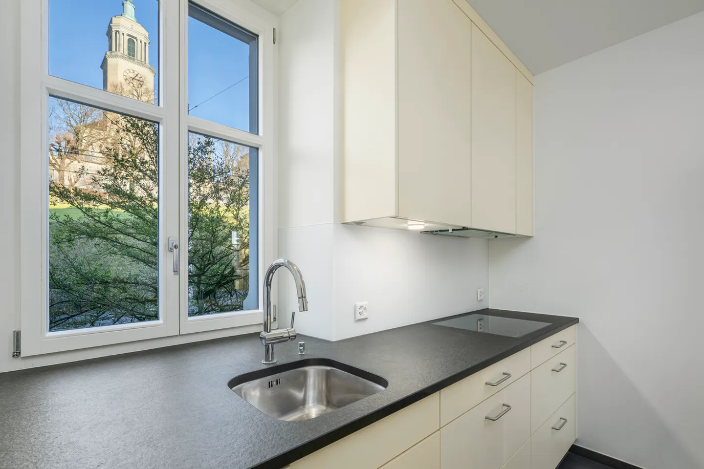 Charming 4-room Art Nouveau apartment with a view - Photo 8 of 11