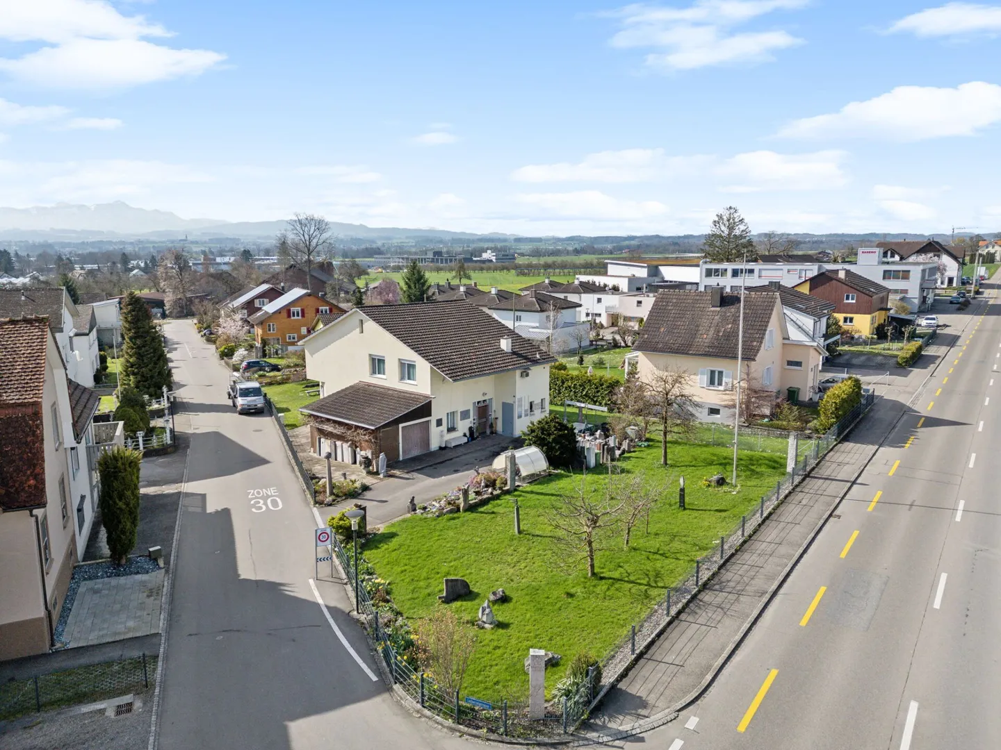 Charmantes Zuhause und Werkstatt - Foto 1 von 8