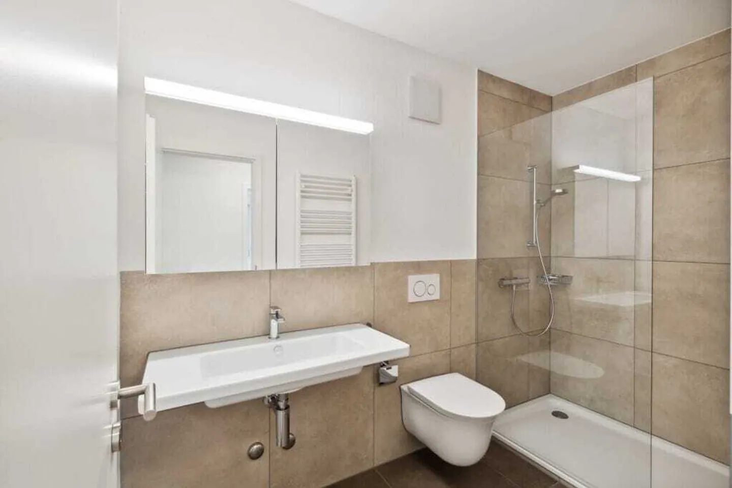 Renovated Apartment with Balcony - Photo 9 of 10