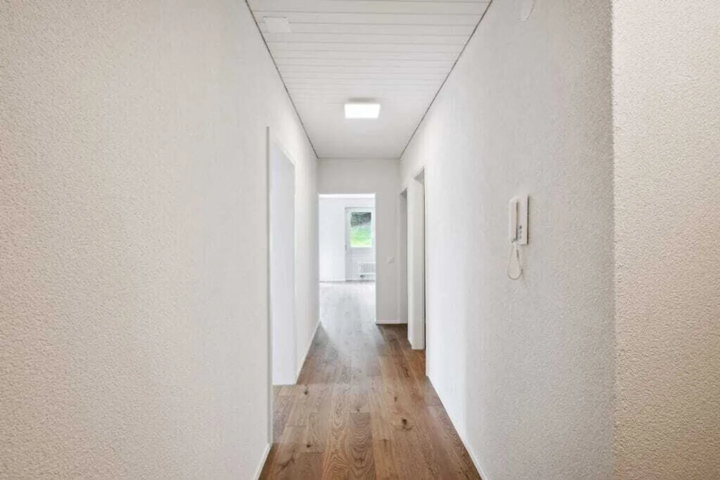 Renovated Apartment with Balcony - Photo 7 of 10