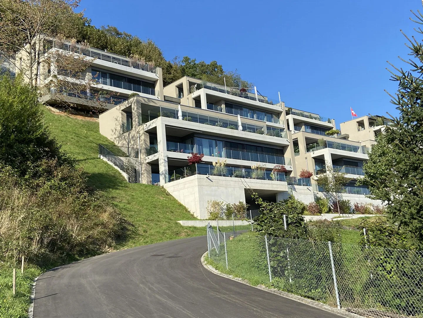 Ampio appartamento di 4,5 stanze con vista - Foto 1 di 25
