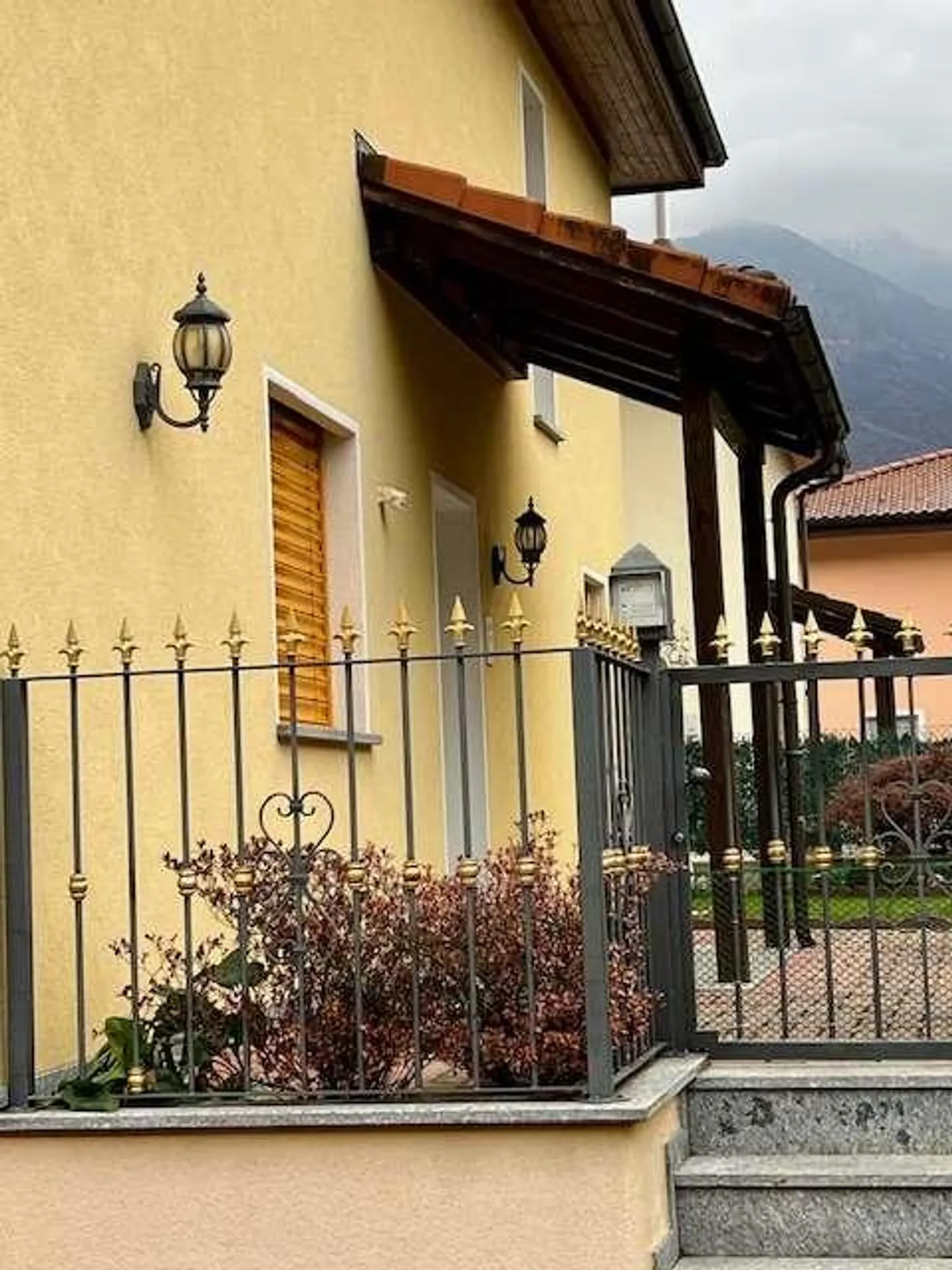 Villa exclusive avec beau jardin - Photo 2 sur 13