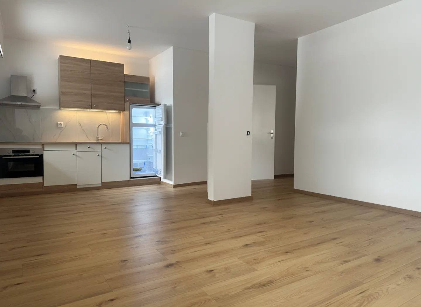 2.5 Room Apartment - Photo 3 of 5