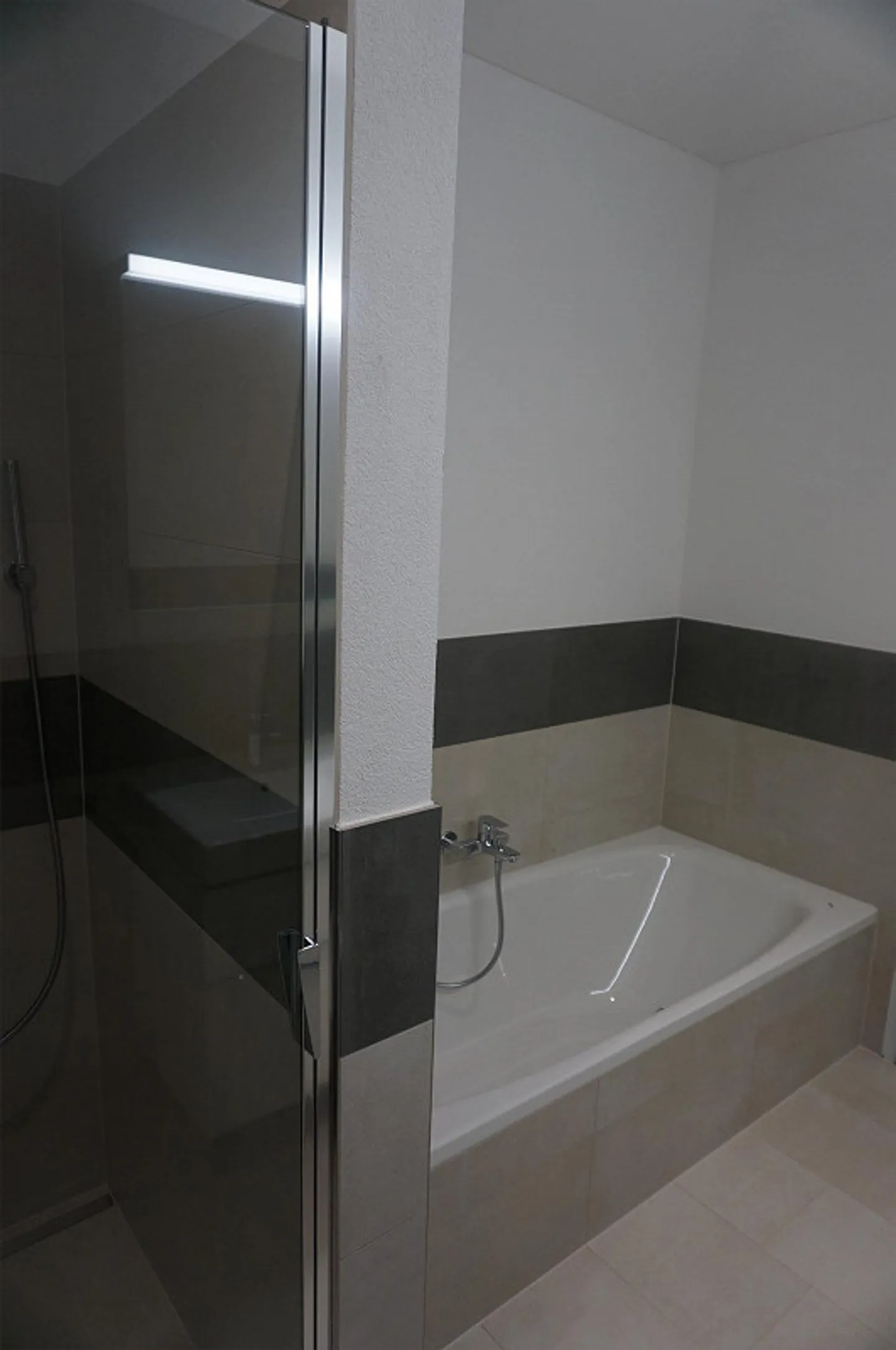 Ampio appartamento di 4,5 stanze con vista - Foto 15 di 25