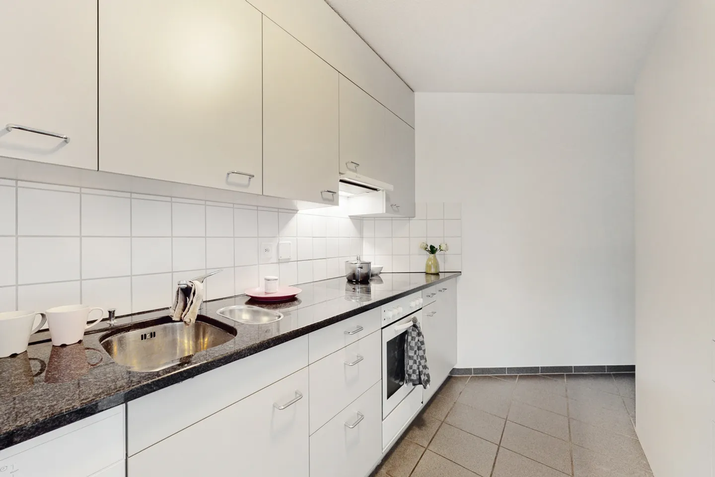 Central living in Solothurn - with the best transport connections. - Photo 4 of 10