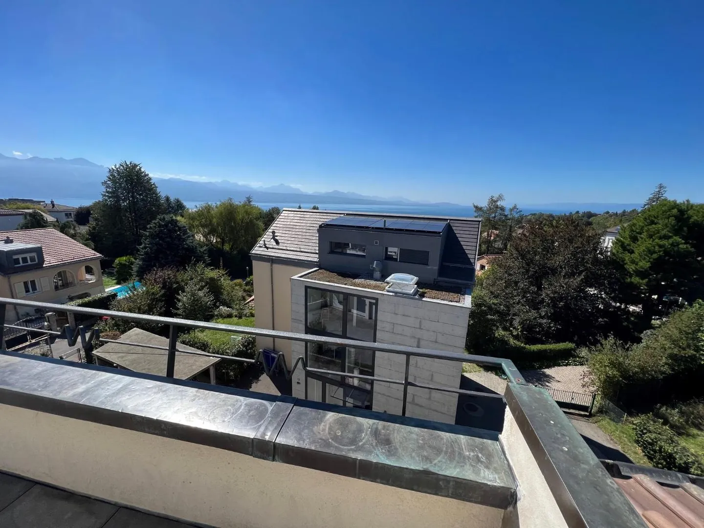 Geräumige Wohnung mit Seeblick - Foto 2 von 13