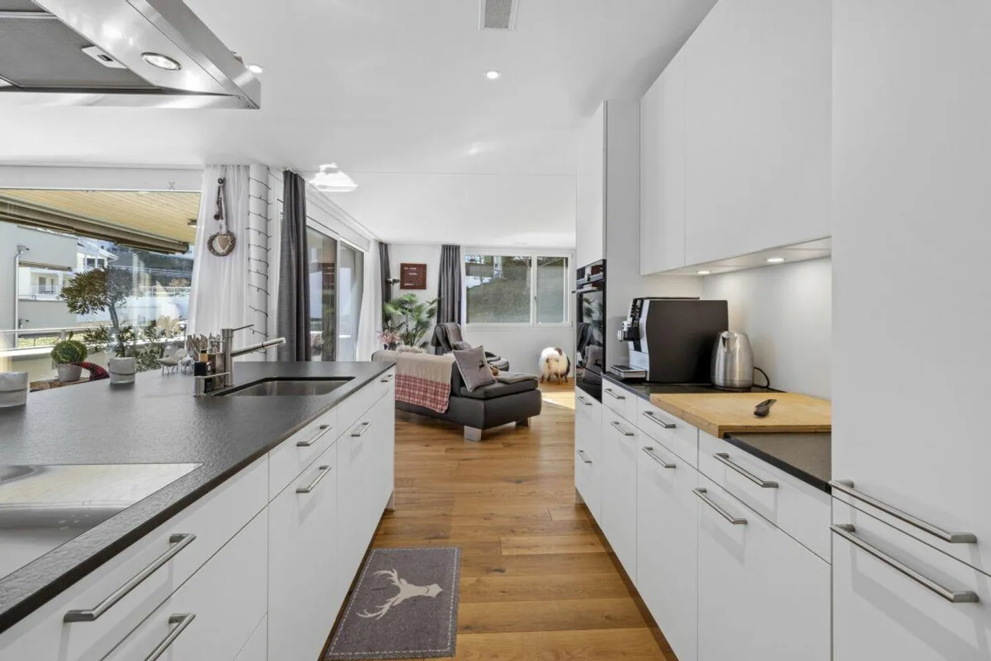 Family Home in Breathtaking Surroundings - Photo 4 of 14