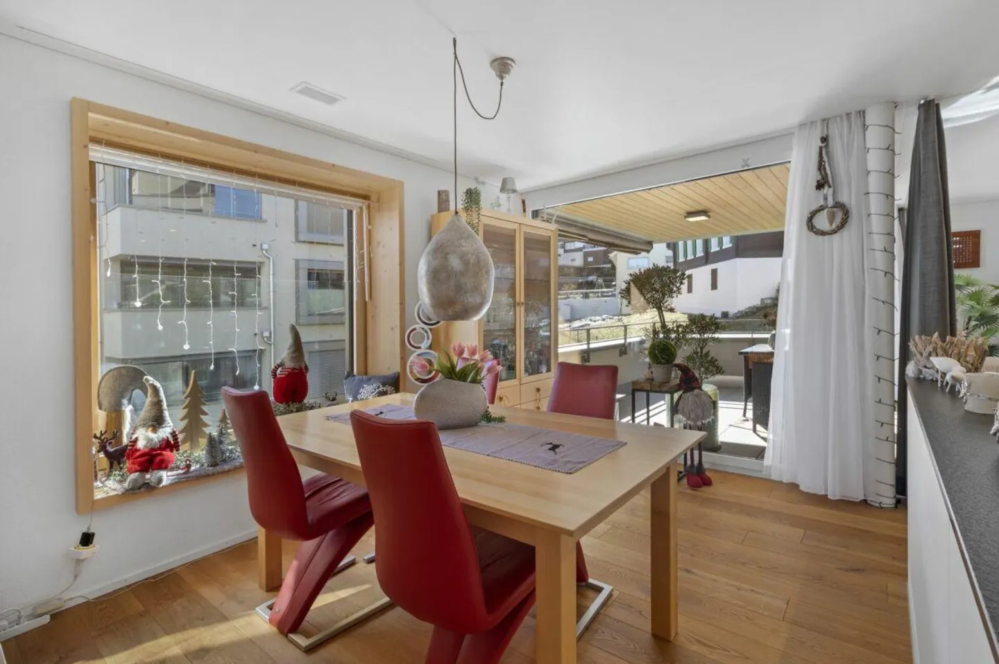 Family Home in Breathtaking Surroundings - Photo 6 of 14