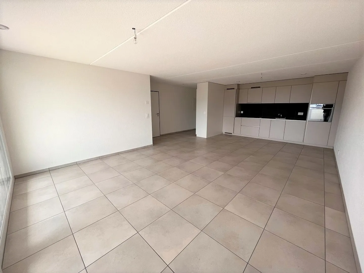 2.5 Room Apartment - Photo 4 of 7