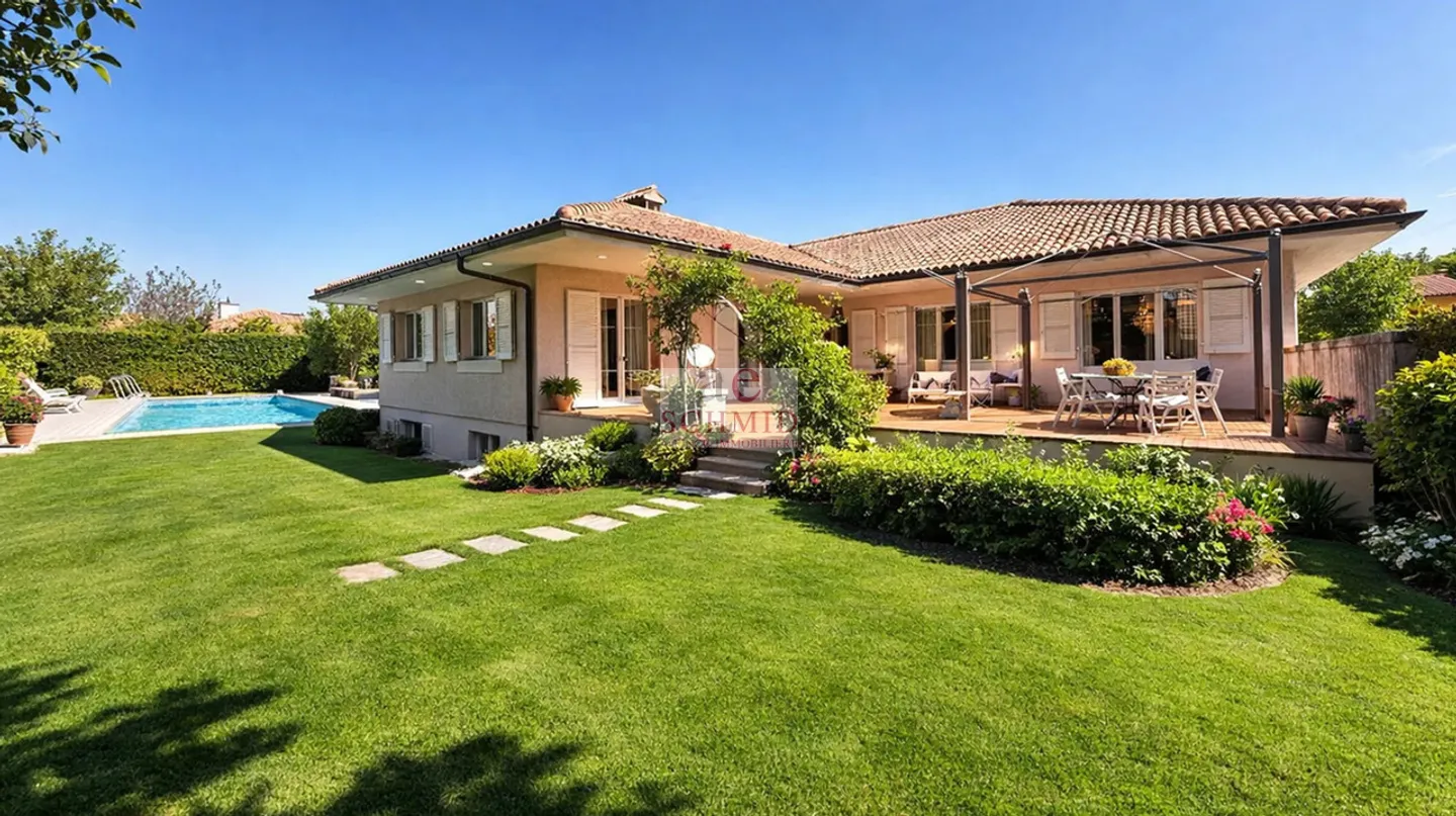 Villa spacieuse avec piscine - Photo 1 sur 12
