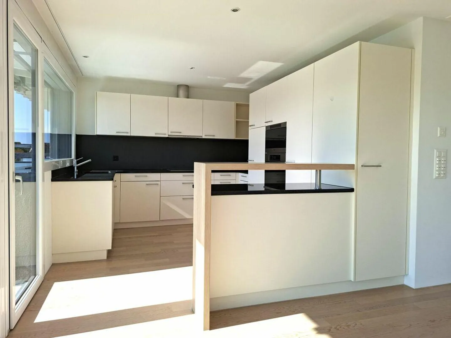 Top 5.5-Room Penthouse Apartment in Aarberg - Photo 1 of 11