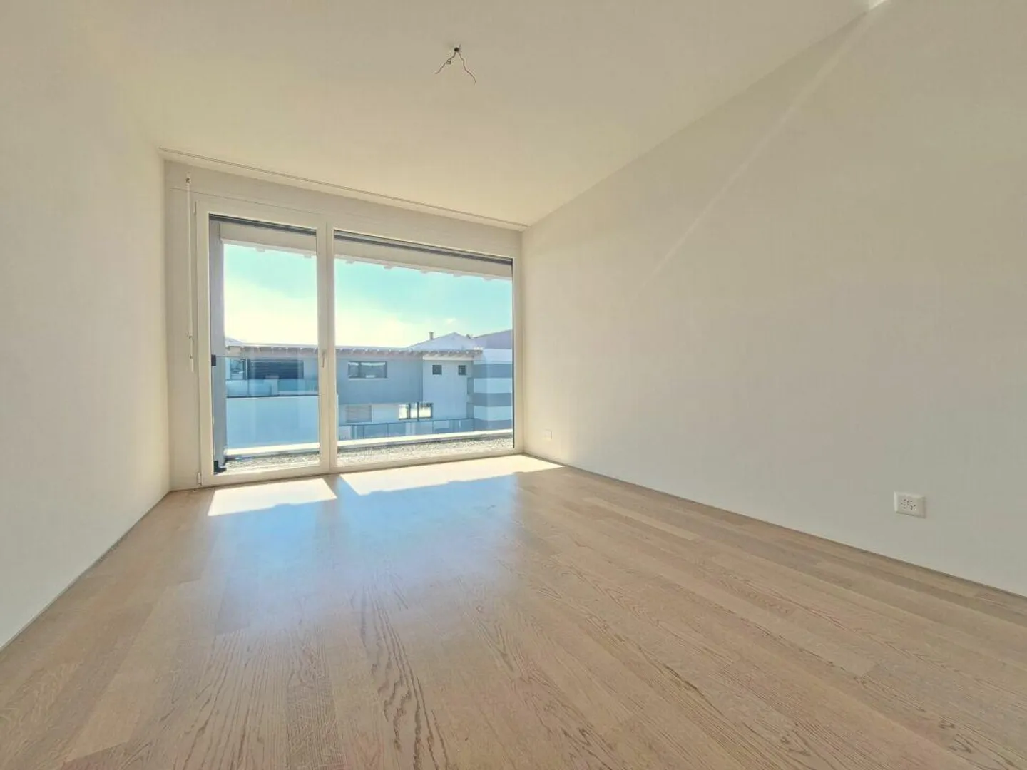 Top 5.5-Room Penthouse Apartment in Aarberg - Photo 7 of 11