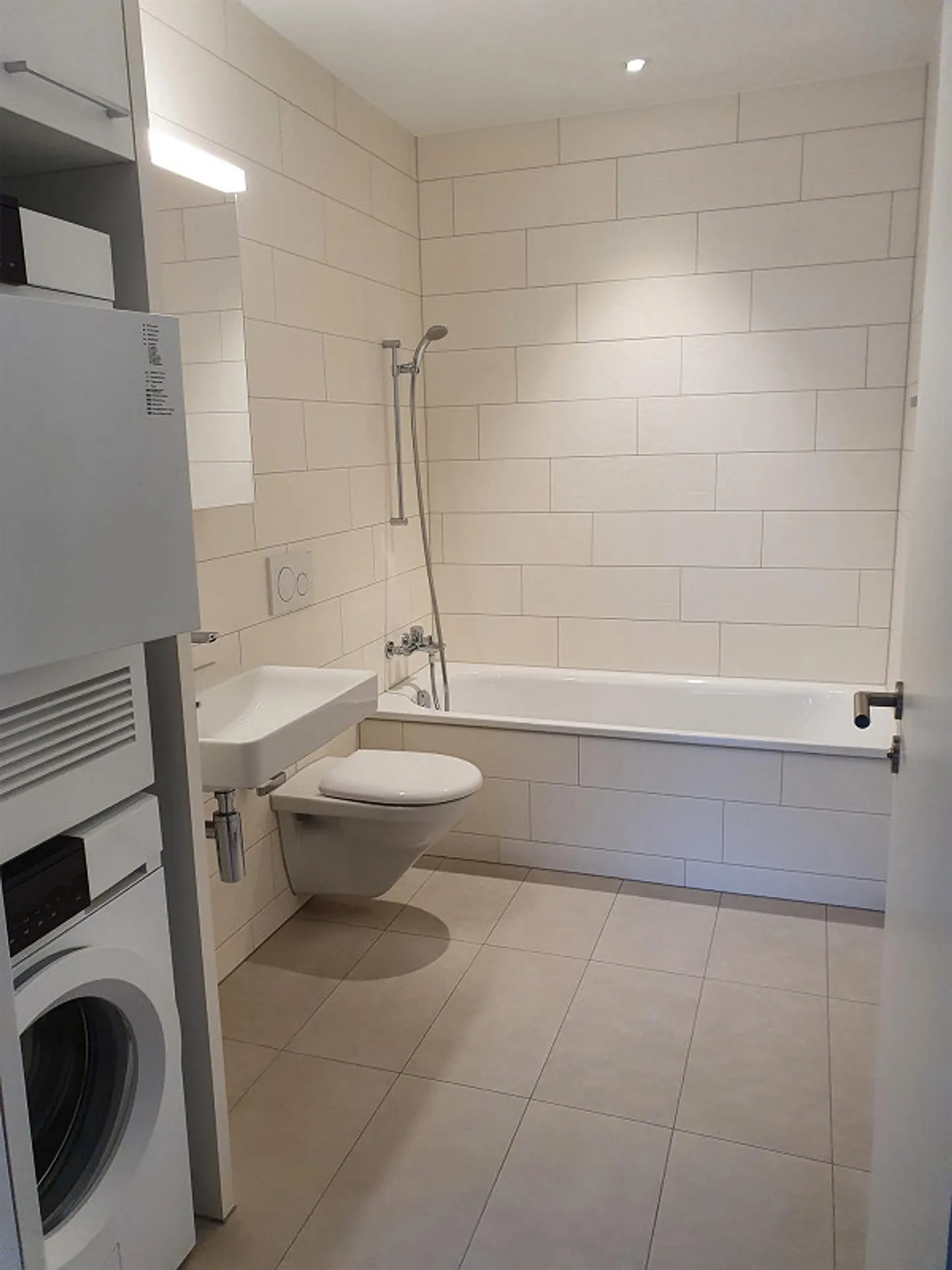 Spacious and Central - Photo 10 of 11