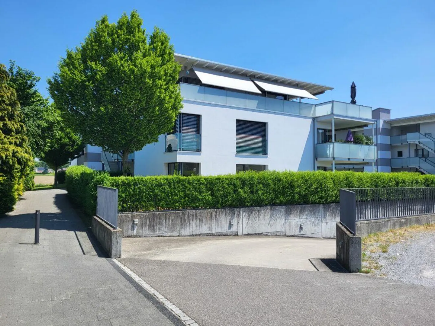 Top 5.5-Room Penthouse Apartment in Aarberg - Photo 11 of 11