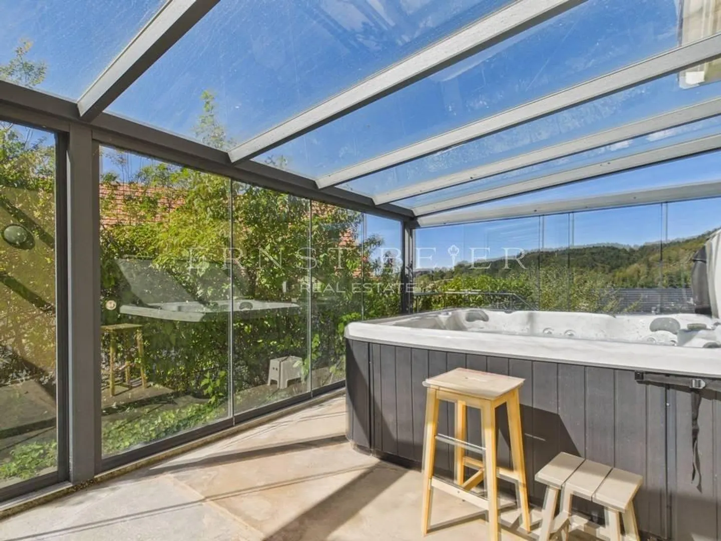 Schöne individuelle Villa in einer ruhigen und grünen Umgebung ohne Einsicht - Foto 10 von 13