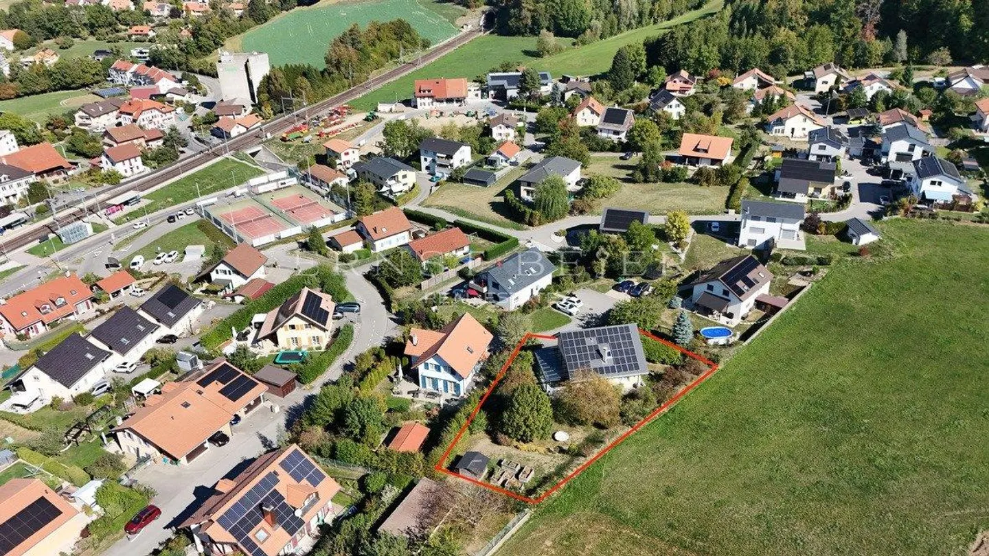 Schöne individuelle Villa in einer ruhigen und grünen Umgebung ohne Einsicht - Foto 13 von 13