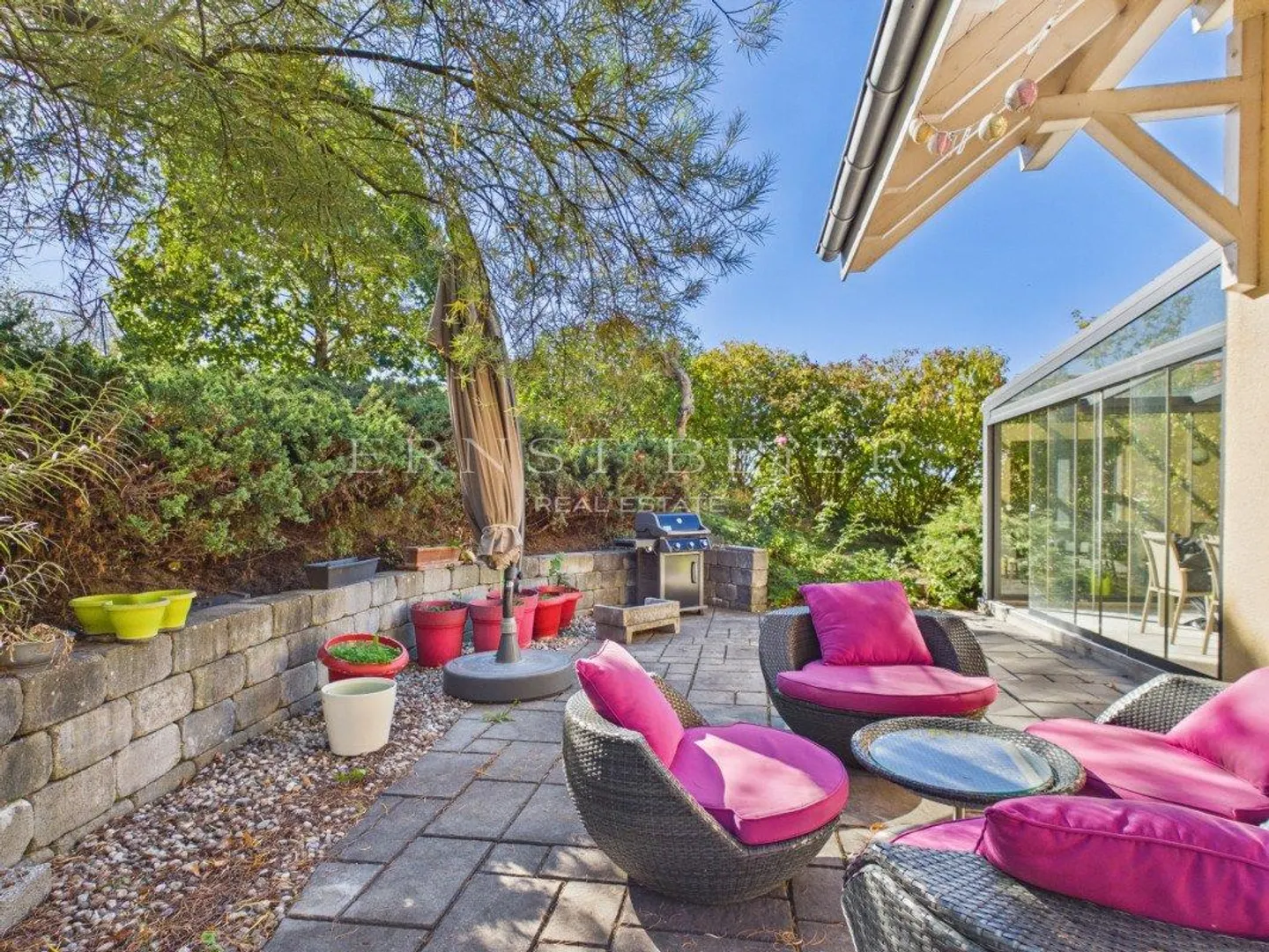 Schöne individuelle Villa in einer ruhigen und grünen Umgebung ohne Einsicht - Foto 1 von 13