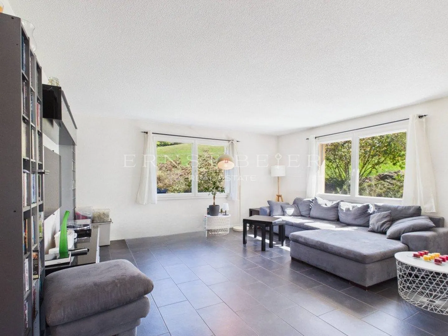 Schöne individuelle Villa in einer ruhigen und grünen Umgebung ohne Einsicht - Foto 3 von 13